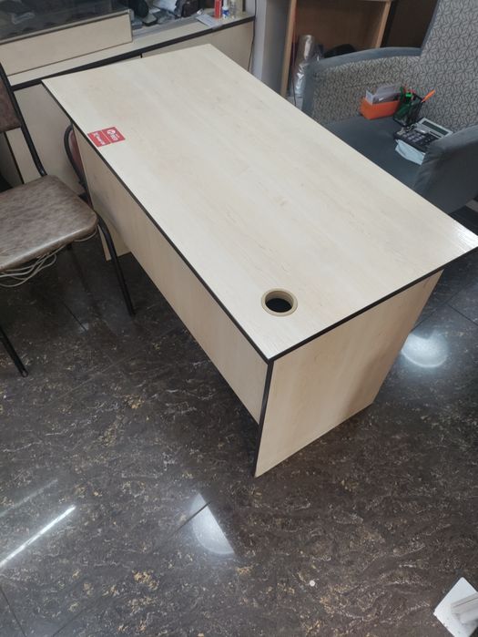 Продам офисный стол