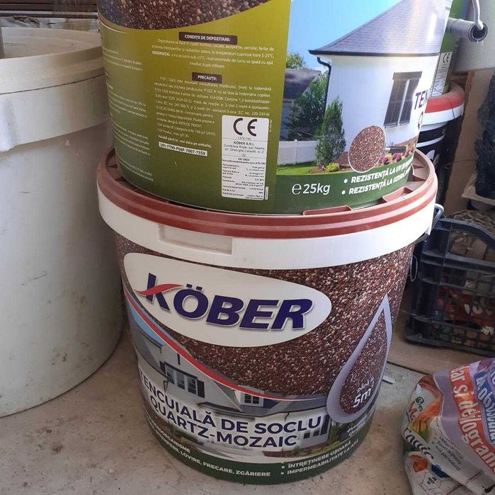 Vând tencuială decorativă mozaic, maron, pentru soclu, 2 găleți de 25Kg
