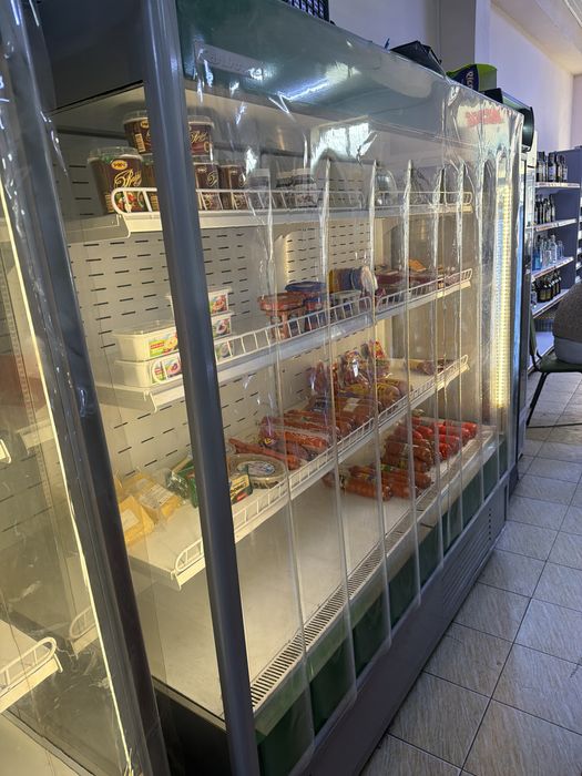 Продается холодильник для магазина