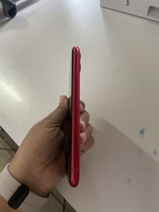 Айфон 11 сатылады срочноо 70000 тг