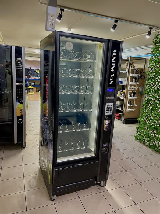 Хладилна машина/ Снаки Макс / Храни и напитки/ Вендинг автомат/