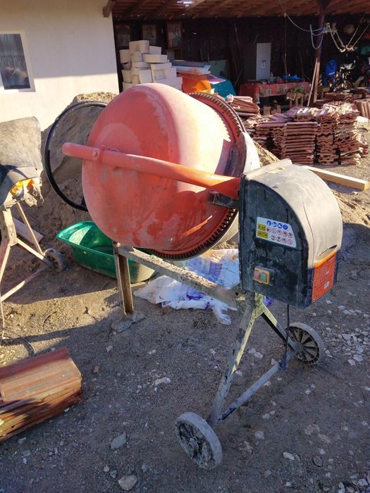 Mânusi betoniera 180 cm ca și noua