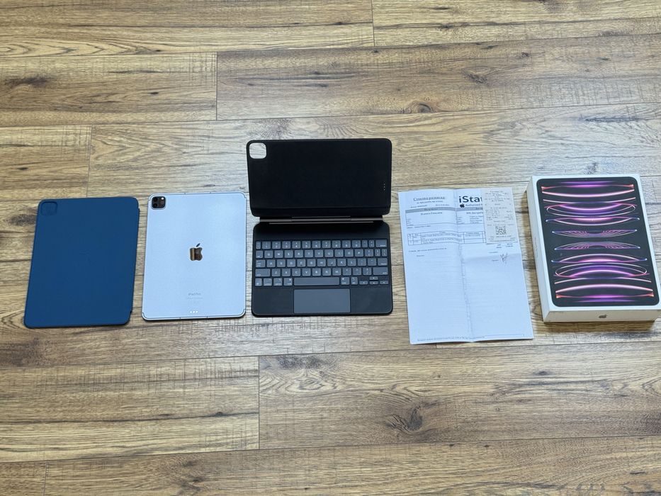 iPad 11" Pro 4th gen M2 256GB + Cellular + Keyboard case