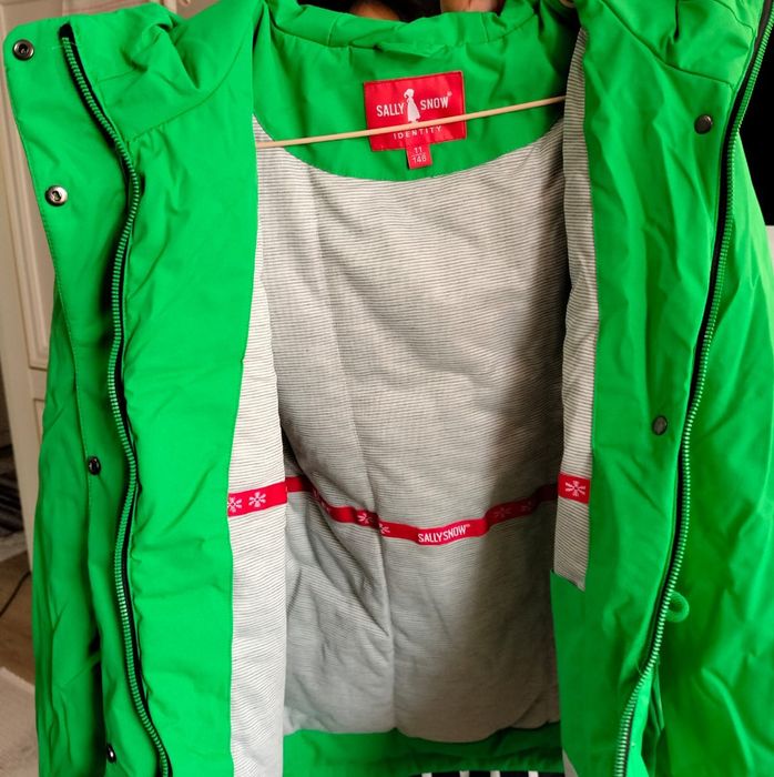 Новая куртка на девочку