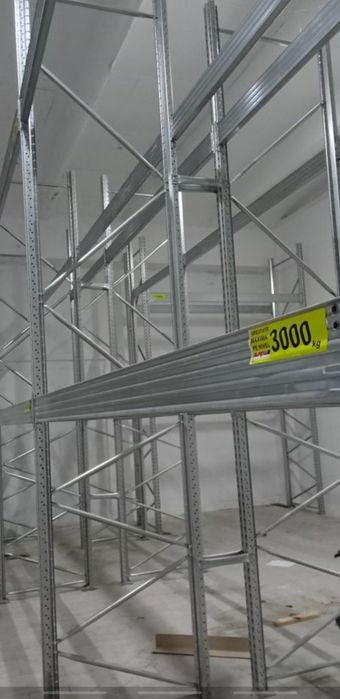 Vând rafturi metalice pentru depozitare zincate la super preț