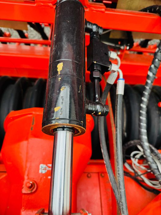 Semanatoare Freza Kuhn Combiliner G 2 an 2018 Monosem Gaspardo Amazone