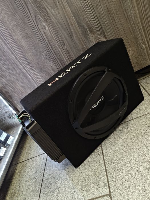 Субуфер / Бас каса Hertz DBX 30.3, 1000W, 30см с усилвател Hertz