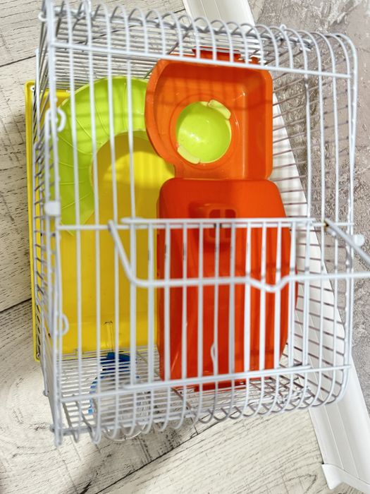 Продам клетку для хомячков