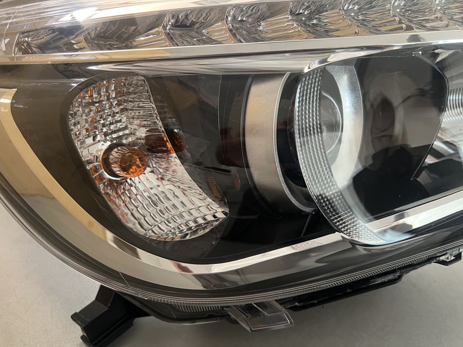 Far dreapta led Toyota hilux dupa 2017 Nou original