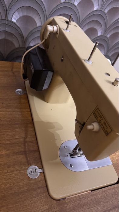 Швейная машинка Чайка 142М