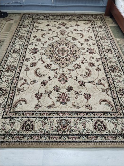 Ковер новый  2×3  красивый