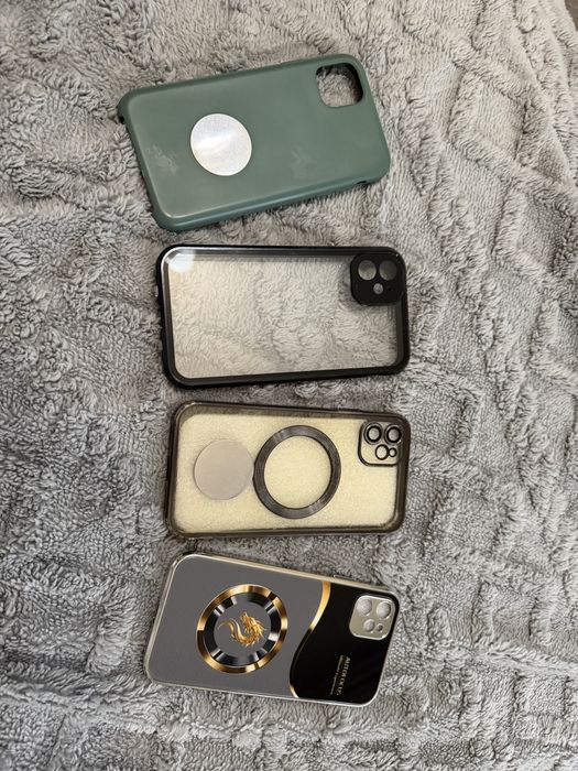 Чехлы на iPhone 11