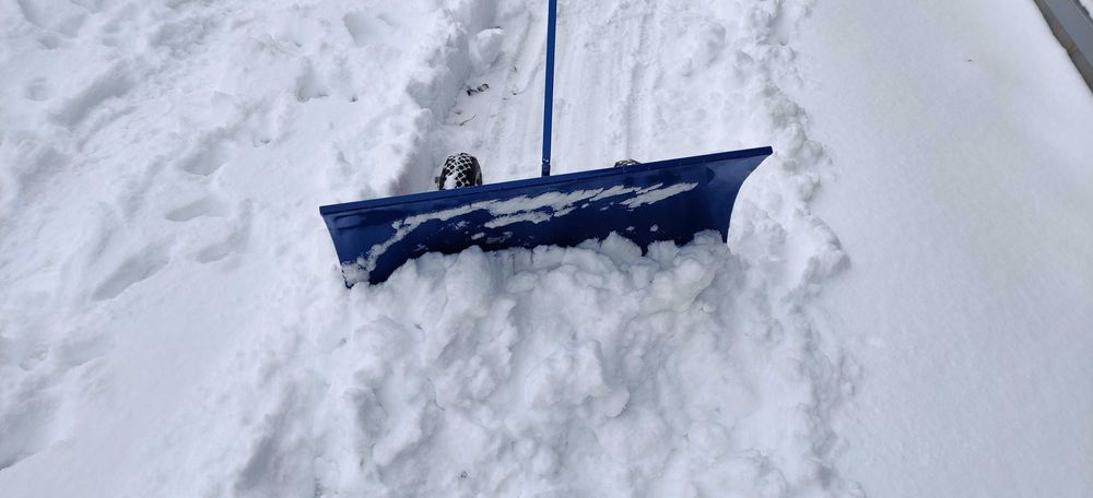 Plug de curat zapada cu roti lopata lama manuala