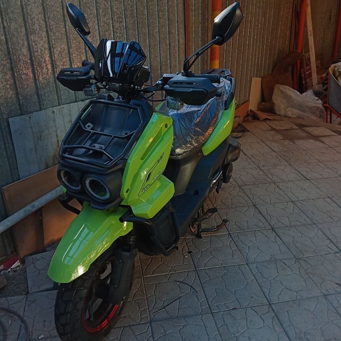 Скутер танк 150 новый