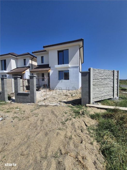 Duplex despartit - zona excelenta- toate utilitatile - posibilitate al