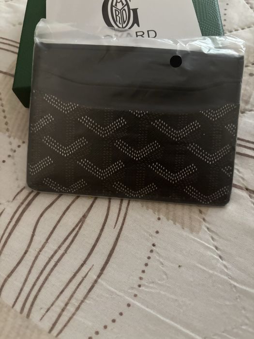 Чисто нов Goyard cardholder