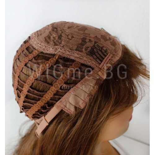 Дълга на вълни светлокестенява перука с бретон Мег