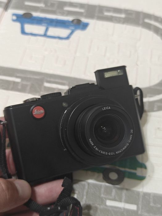 Продам LEICA D-LUX 5