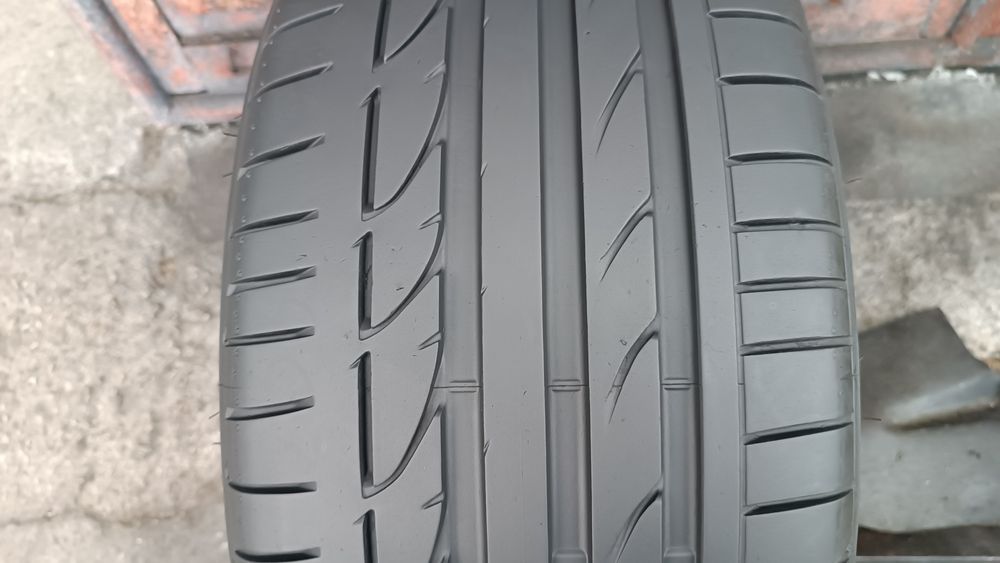 255/40/18 Bridgestone