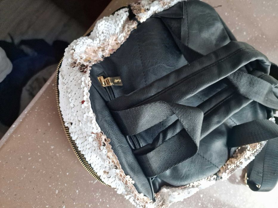 Ghiozdan cu paiete BagtoBag