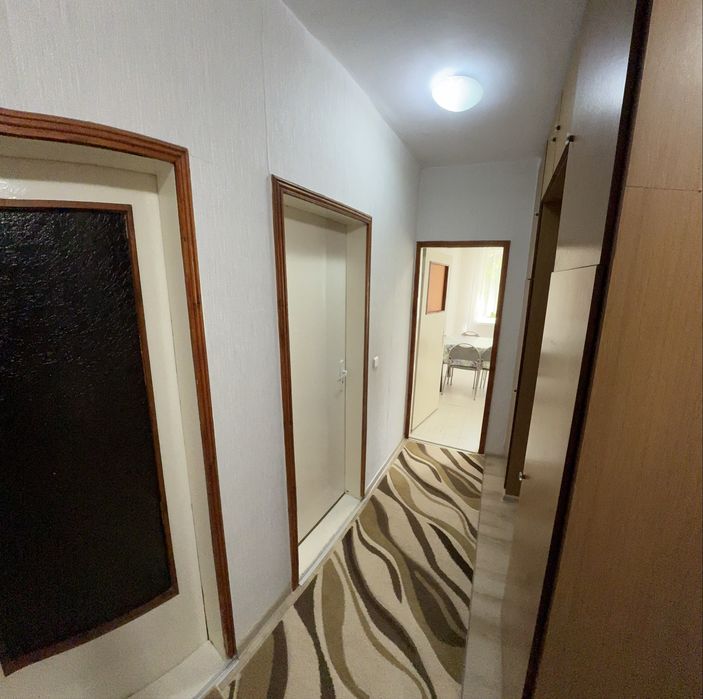 Дава се под наем Двустаен апартамент в Добрич, Строител - 68 кв.м за 229.5 € - Снимка #1