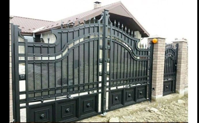 Porți Garduri Balustrade Mâini Curente din fier forjat