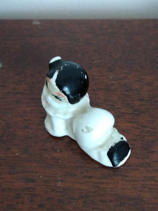 Порцеланови фигурки, бижутерки и други изделия