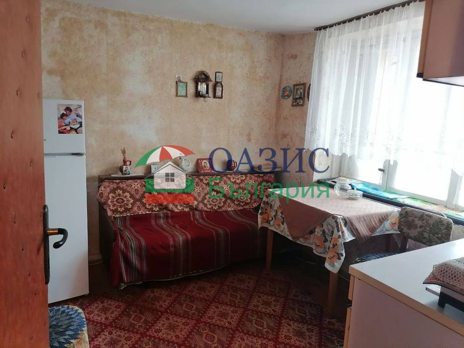 Къща на 3 етажа 252 кв. м.+двор 690 кв. м.+два гаража,център Свети Влас,България,