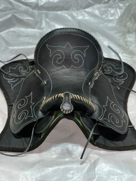 Продам новое седло кавалерия