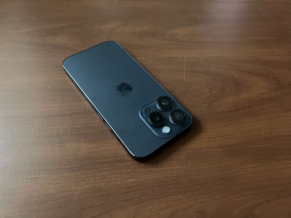 Vand urgent iphone 15 pro
