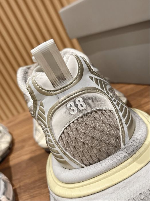 Balenciaga 3XL Beige