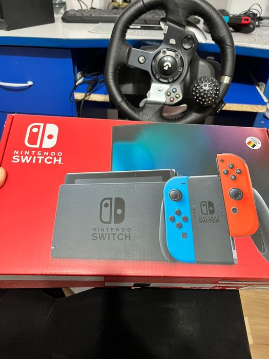 Vând Nintendo Switch f bun!