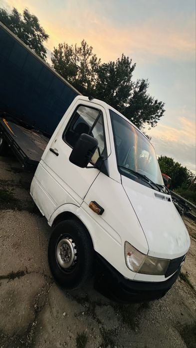 Autoplatforma sprinter 2.9 se conduce cu B