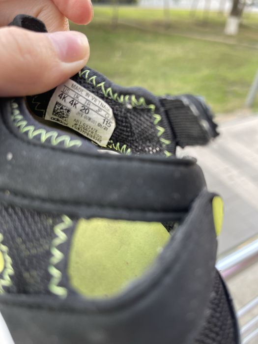 Продам сандали Adidas