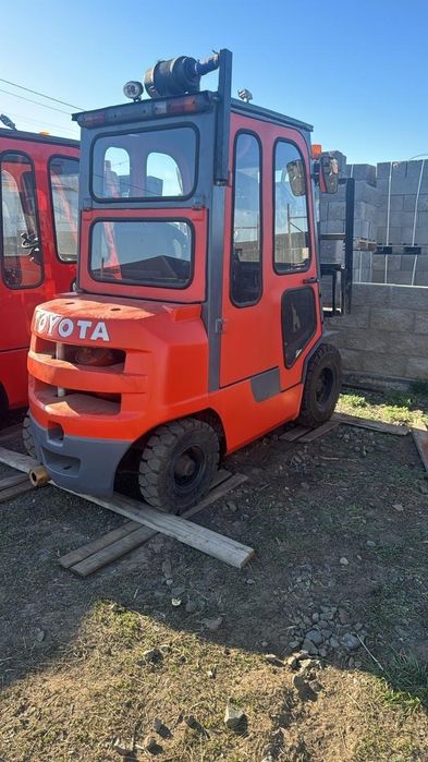 Погрузчика два штуки