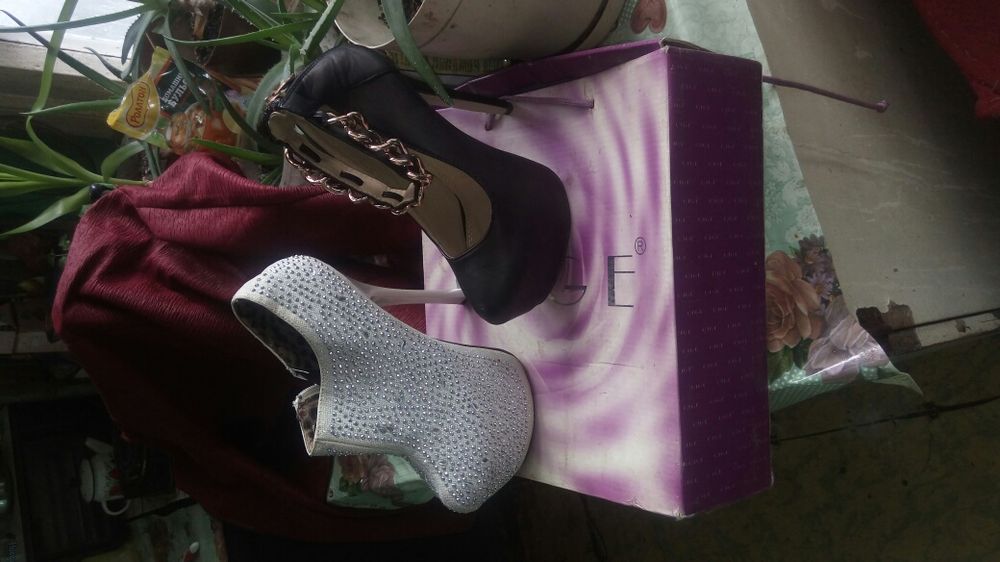 Продам туфли женские .