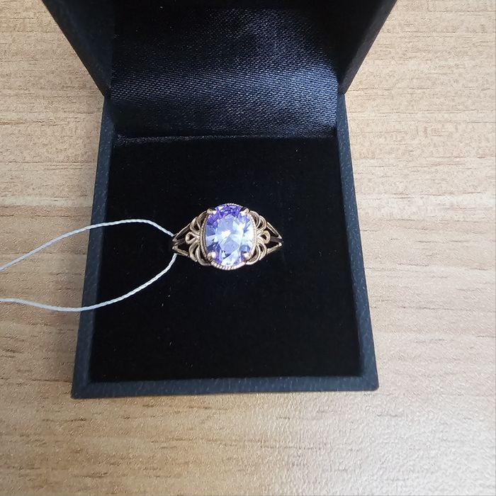 Золотое кольцо с корундом аметиста, 585