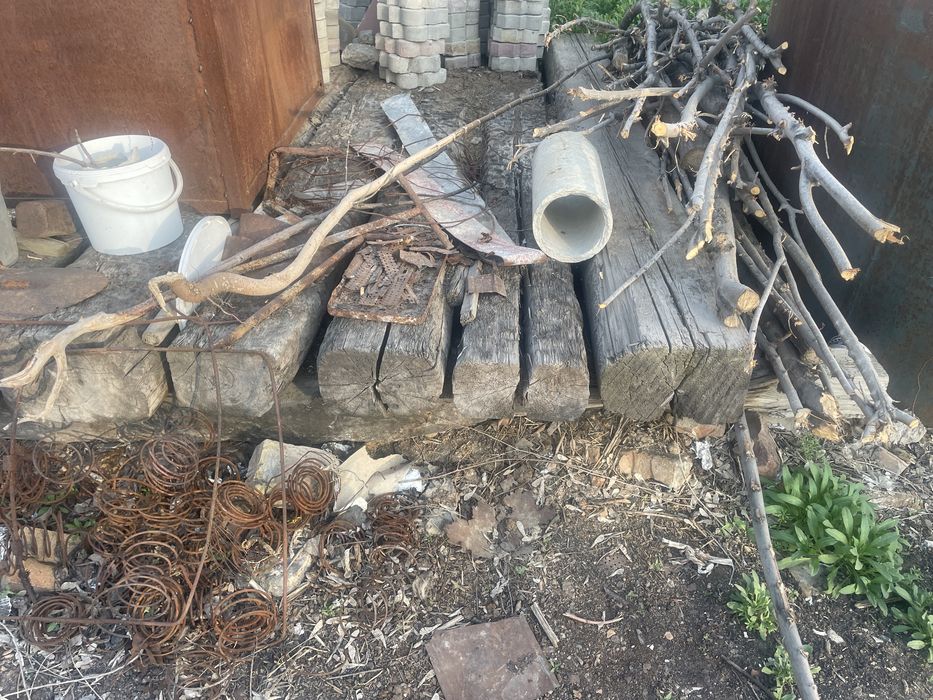 Шпалы и другие стройматериалы