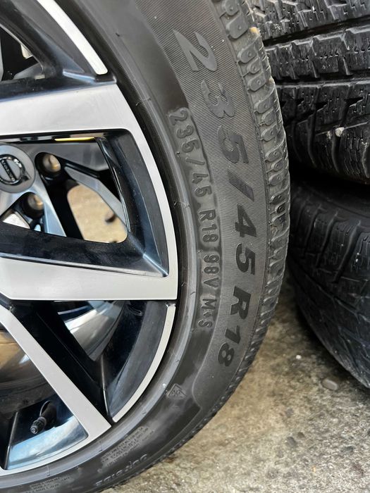 Set 4 Anvelope Pirelli SottoZero winter 235 45 R18 ci365