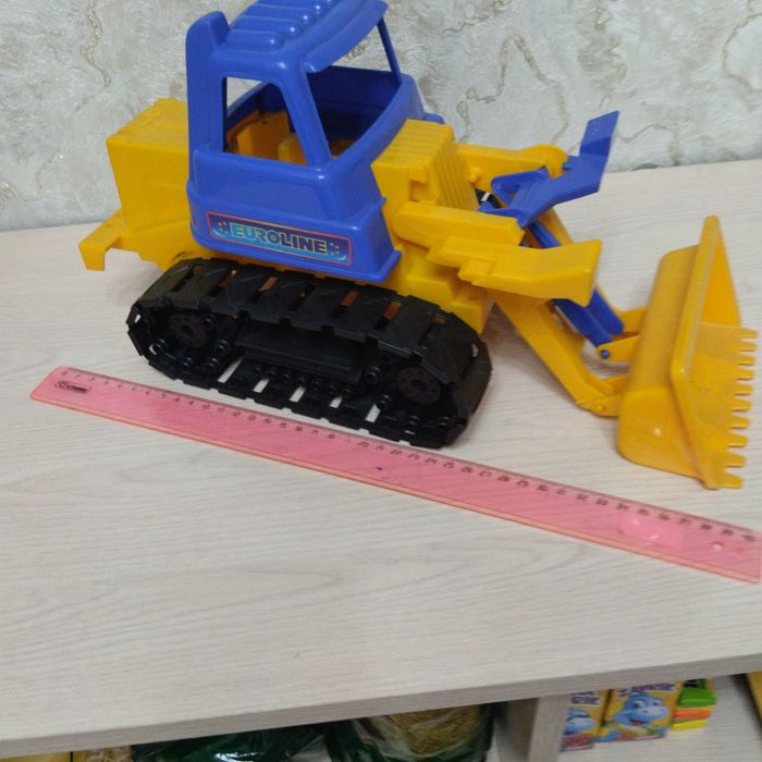 Продам детскую машинку-погрузчик