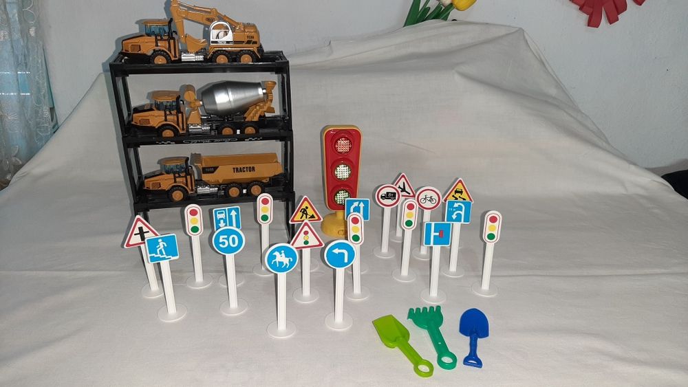 Машинки детские разные