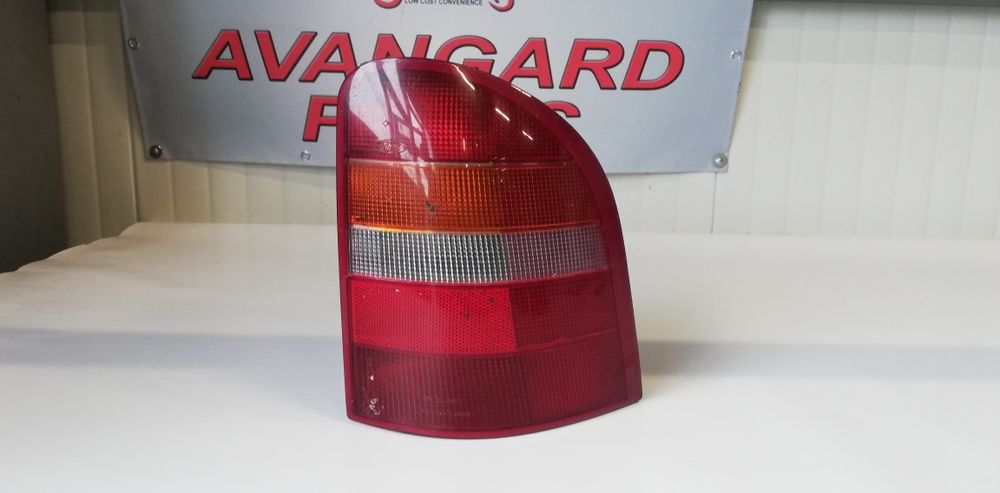 Десен стоп Ford Mondeo 1993-1996