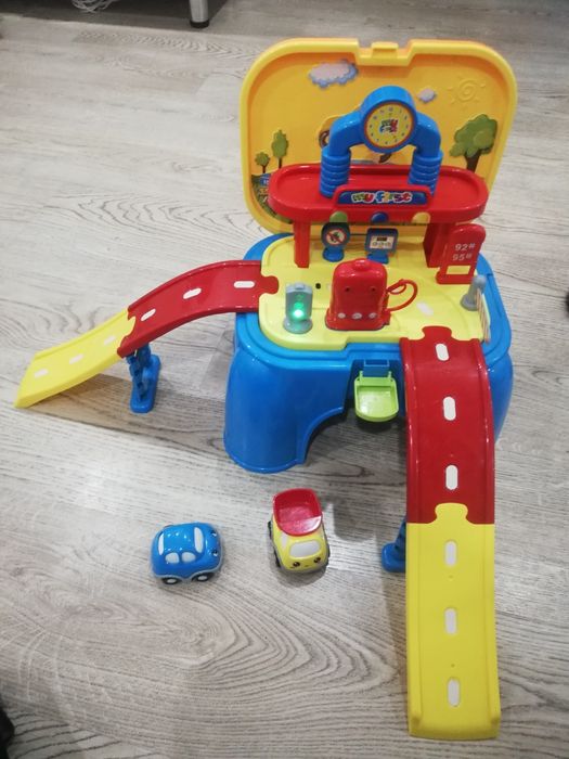 Парковка-заправка в чемодане