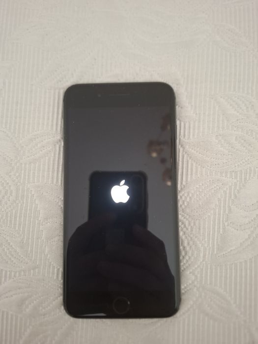 Продам iPhone 8+, 64Gb,