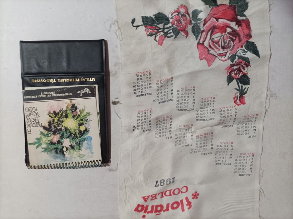 Lot calendare vechi anii '70-'80 și Joc Domino - Vederi cu actori și 3D
