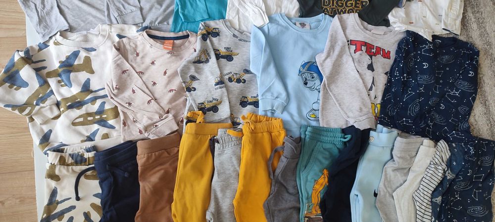 Лот детски дрехи 110 -116 блузи и панталони -H&M,Zara,lupilu и д-р.