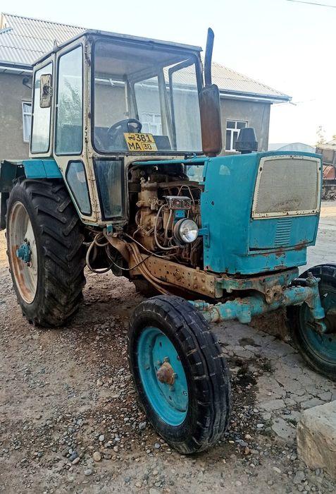 Yumz traktor sotiladi