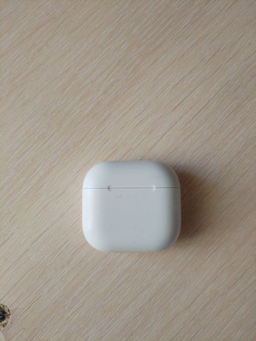 Продам оригинальные наушники 4 поколения