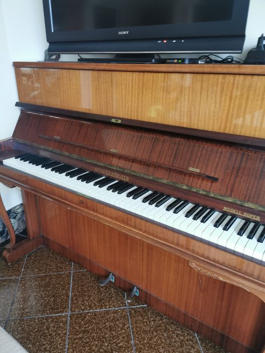 Пиано Аугуст Фьорстер