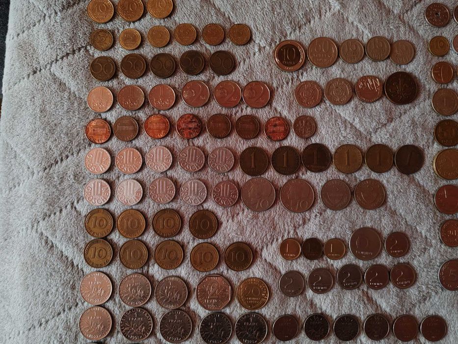 vand colectie de monede 210 buc